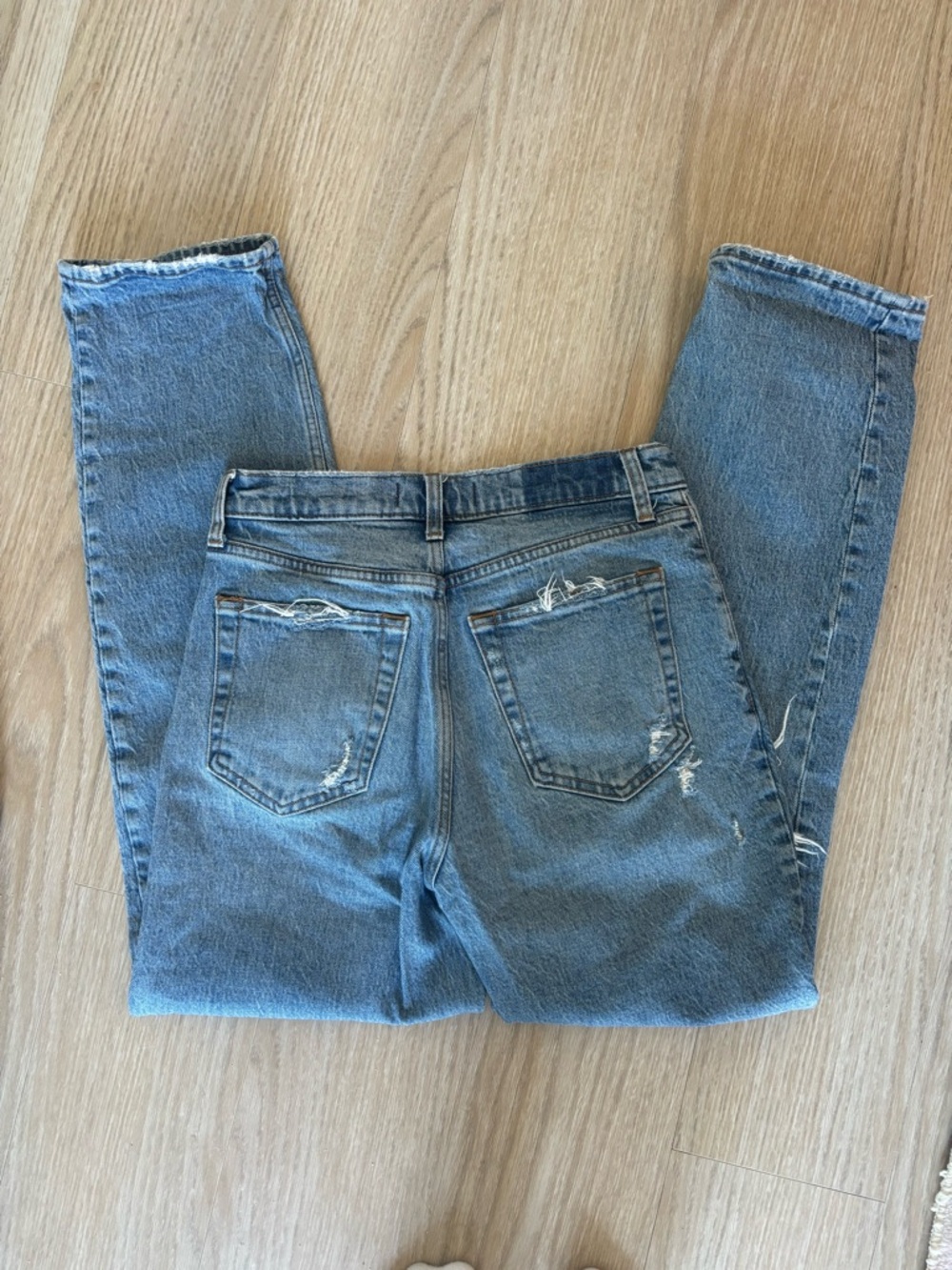 Abercrombie and Fitch the Dad High Rise Jeans - Picture 5 of 5